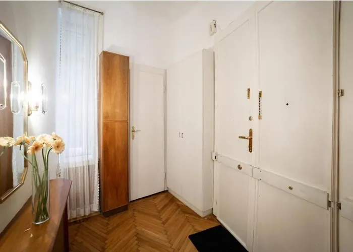 Premium With Shared Balcony & Free Parking Apartment *